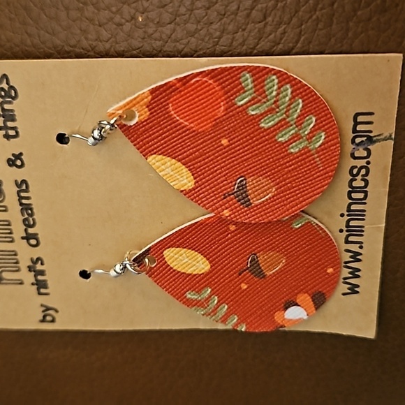 5/$25 HANDMADE Red Autumn Fall Teardrop Dangle Hook Earrings - Picture 3 of 3